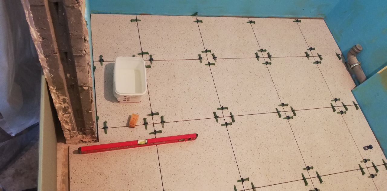 Плиточні роботи в двокімнатній квартирі 67м2 вул. Бажана