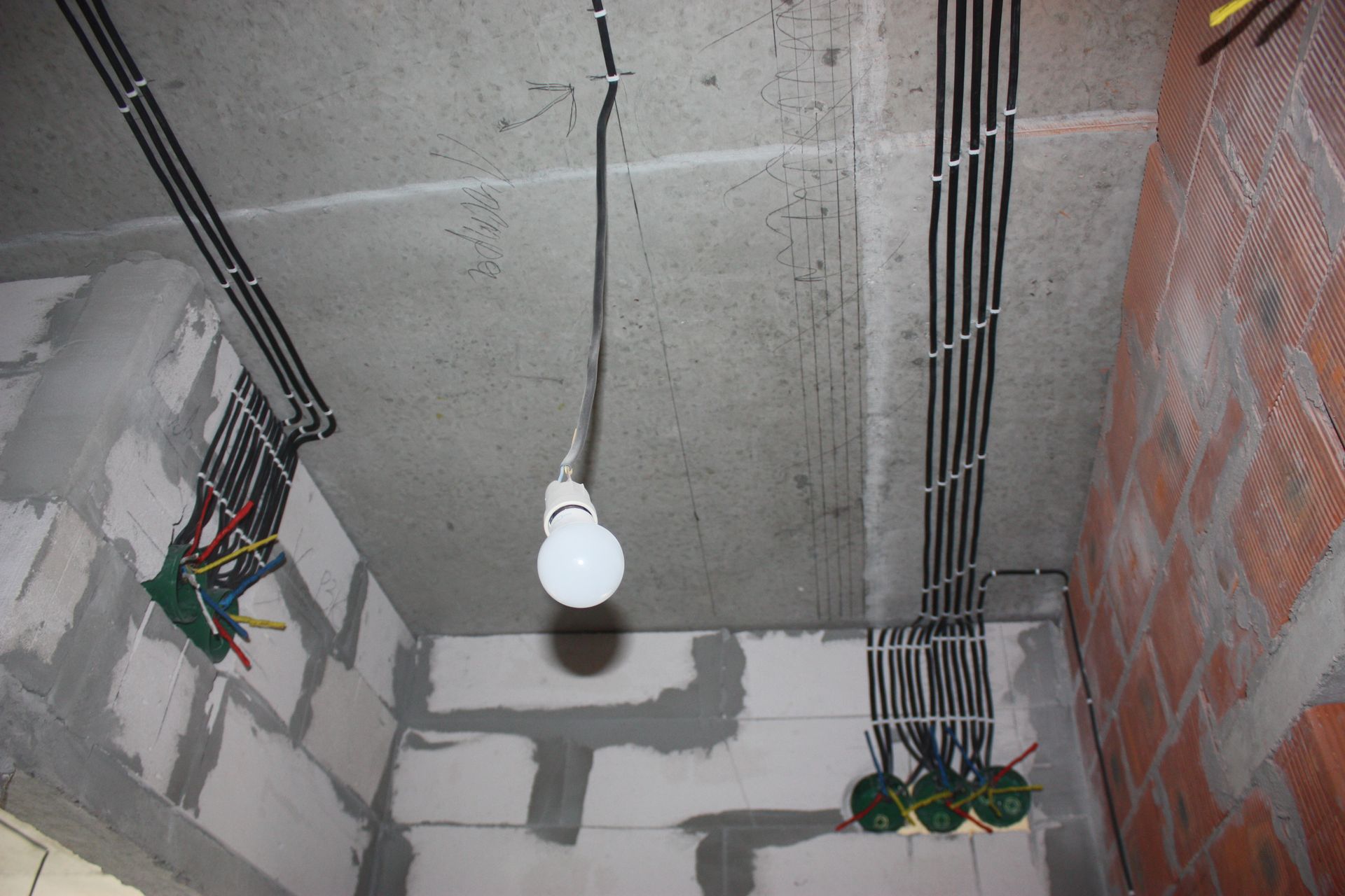 Электромонтаж в однокомнатной квартире 35м2 ЖК Файна Таун