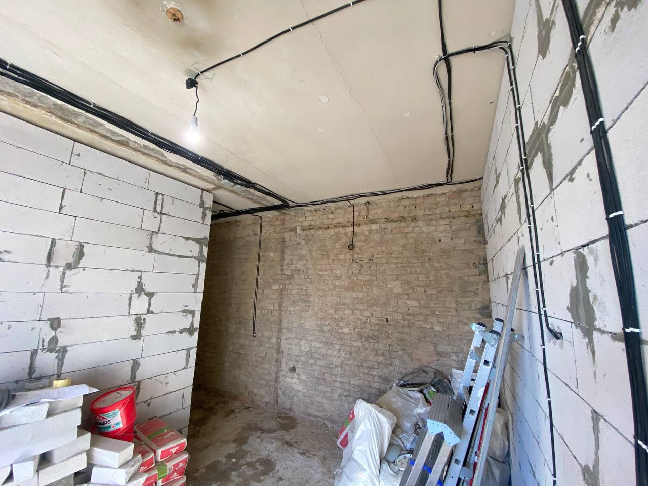 Электромонтаж в однокомнатной квартире 37м2 ул. Антонова