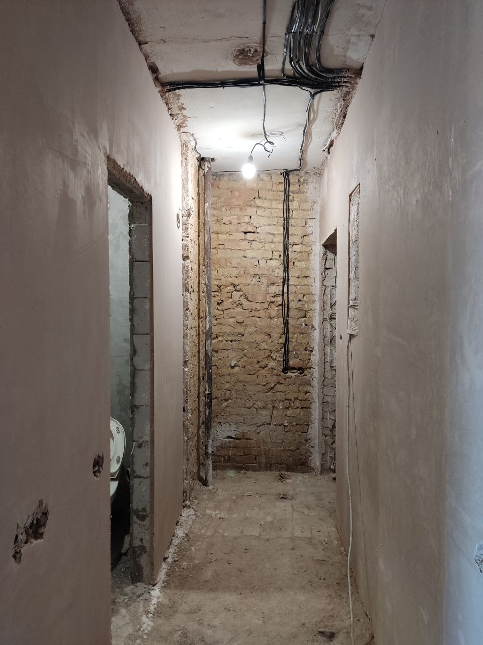 Гипсовая, цементная штукатурка стен, выравнивание пола