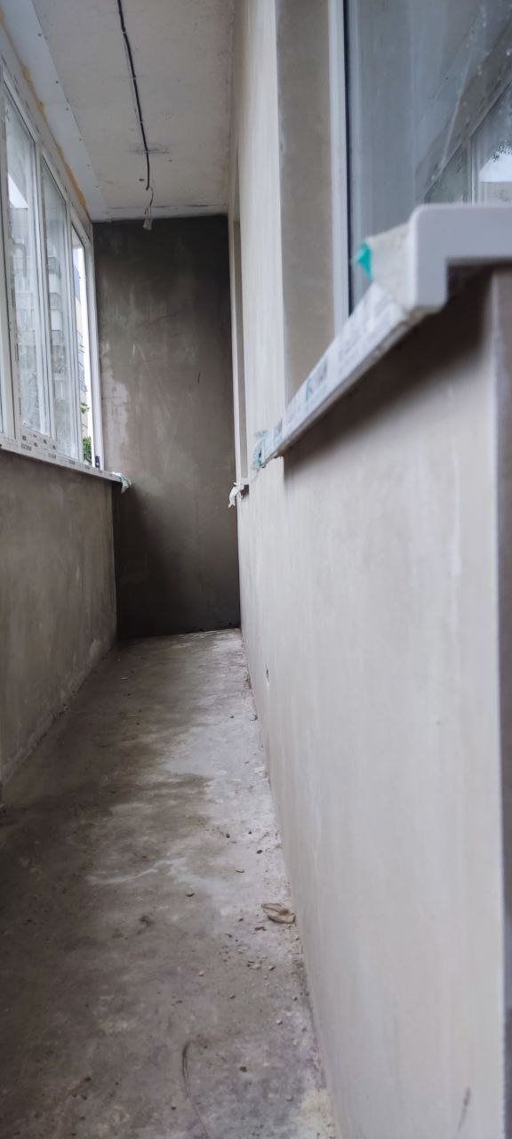 Гипсовая и цементно-песчаная штукатурка стен, выравнивание полов